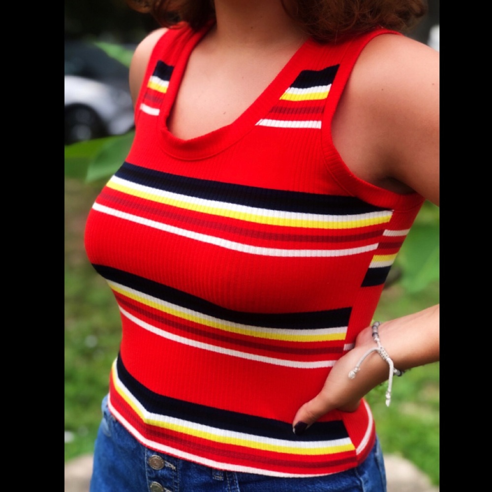HOT💋KISS red-striped tank top